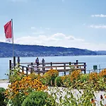 Strandhotel Loechnerhaus Reichenau