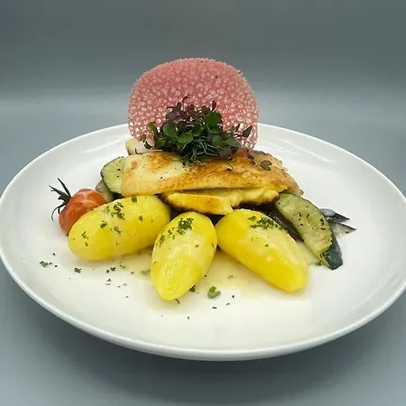 Strandhotel Loechnerhaus 4*