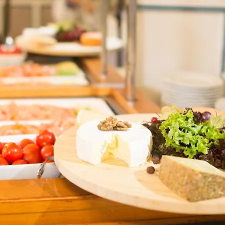 Strandhotel Loechnerhaus Hotel 4*