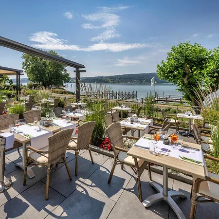 Strandhotel Loechnerhaus Otel Reichenau