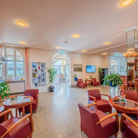 Strandhotel Loechnerhaus Otel