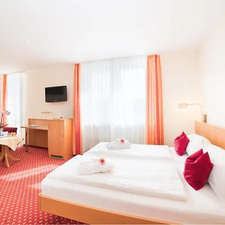 Strandhotel Loechnerhaus Reichenau