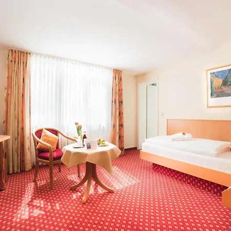 Strandhotel Loechnerhaus Hotel