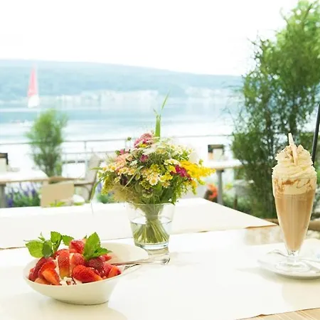 Strandhotel Loechnerhaus Reichenau