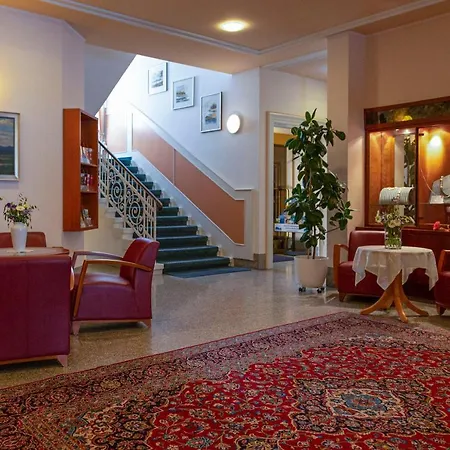 Strandhotel Loechnerhaus Hotel Île de Reichenau