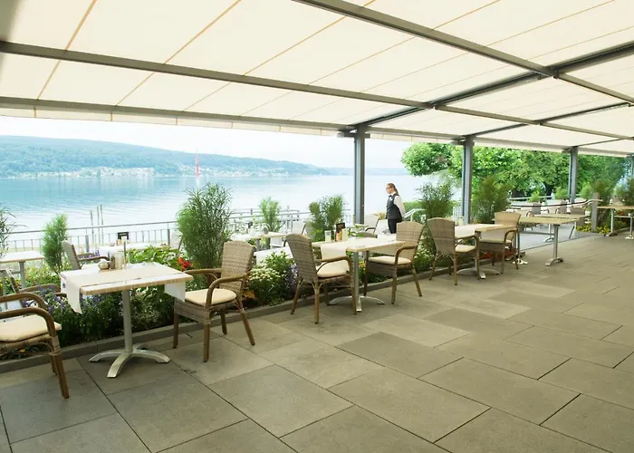 Strandhotel Loechnerhaus 酒店 赖歇瑙